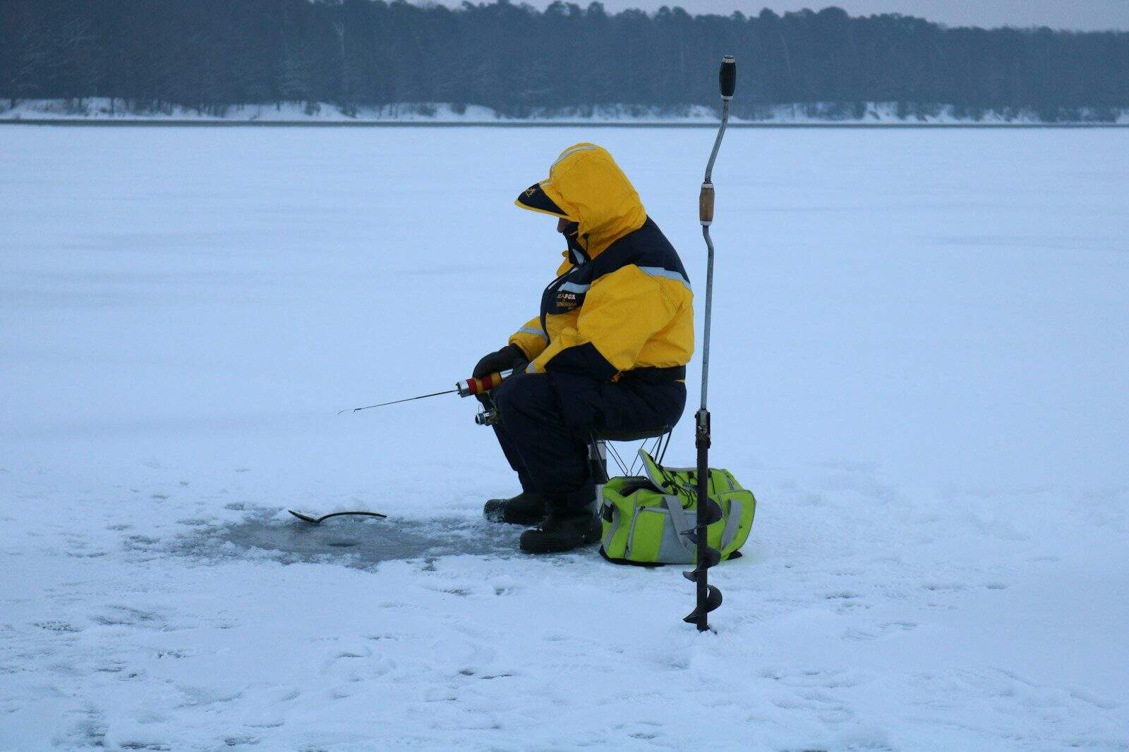 manitoba ice fishing near gimli